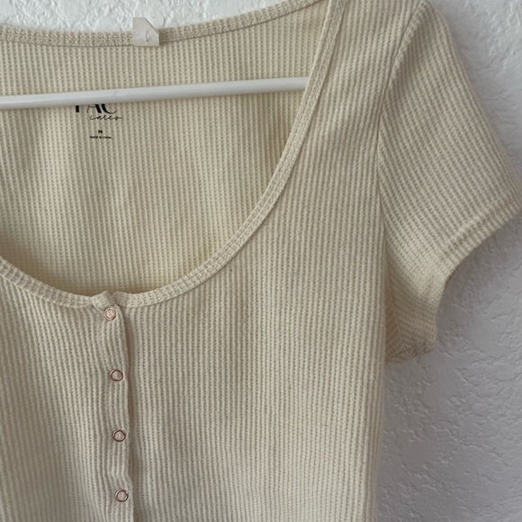 PacSun Cream Buttoned Crop Blouse - Picture 6 of 7